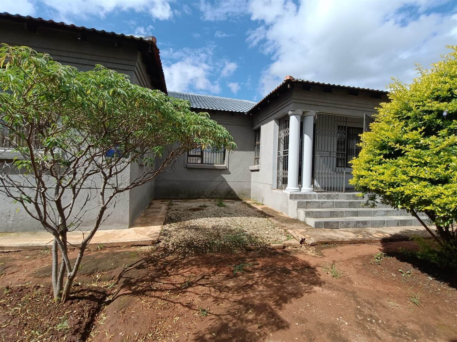 4 Bed House in Serala View photo number 1
