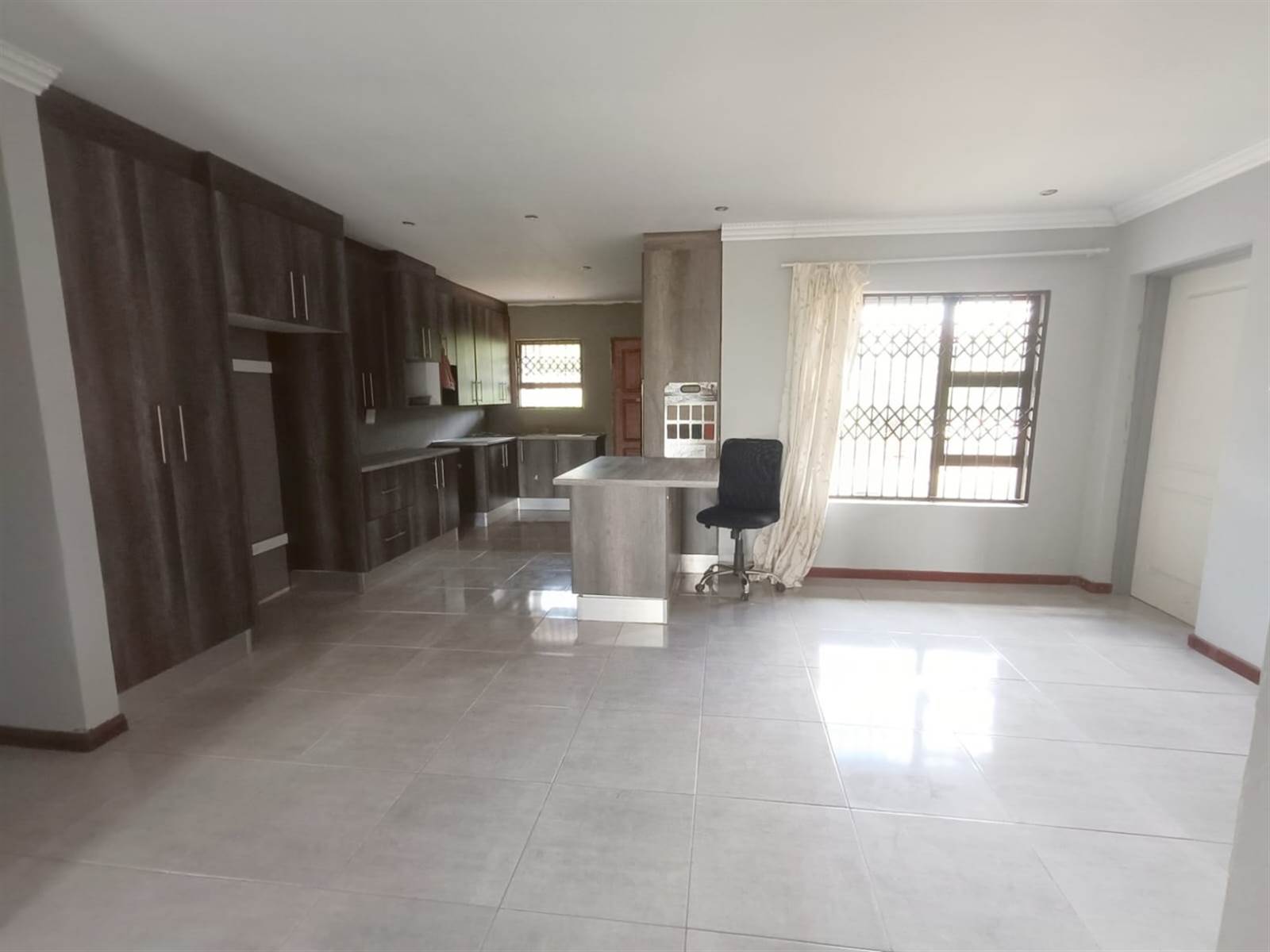 4 Bed House in Serala View photo number 5