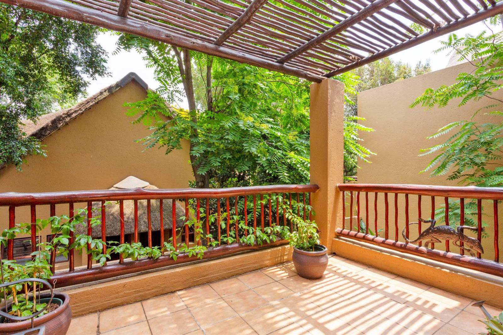 2 Bed Apartment in Douglasdale photo number 6