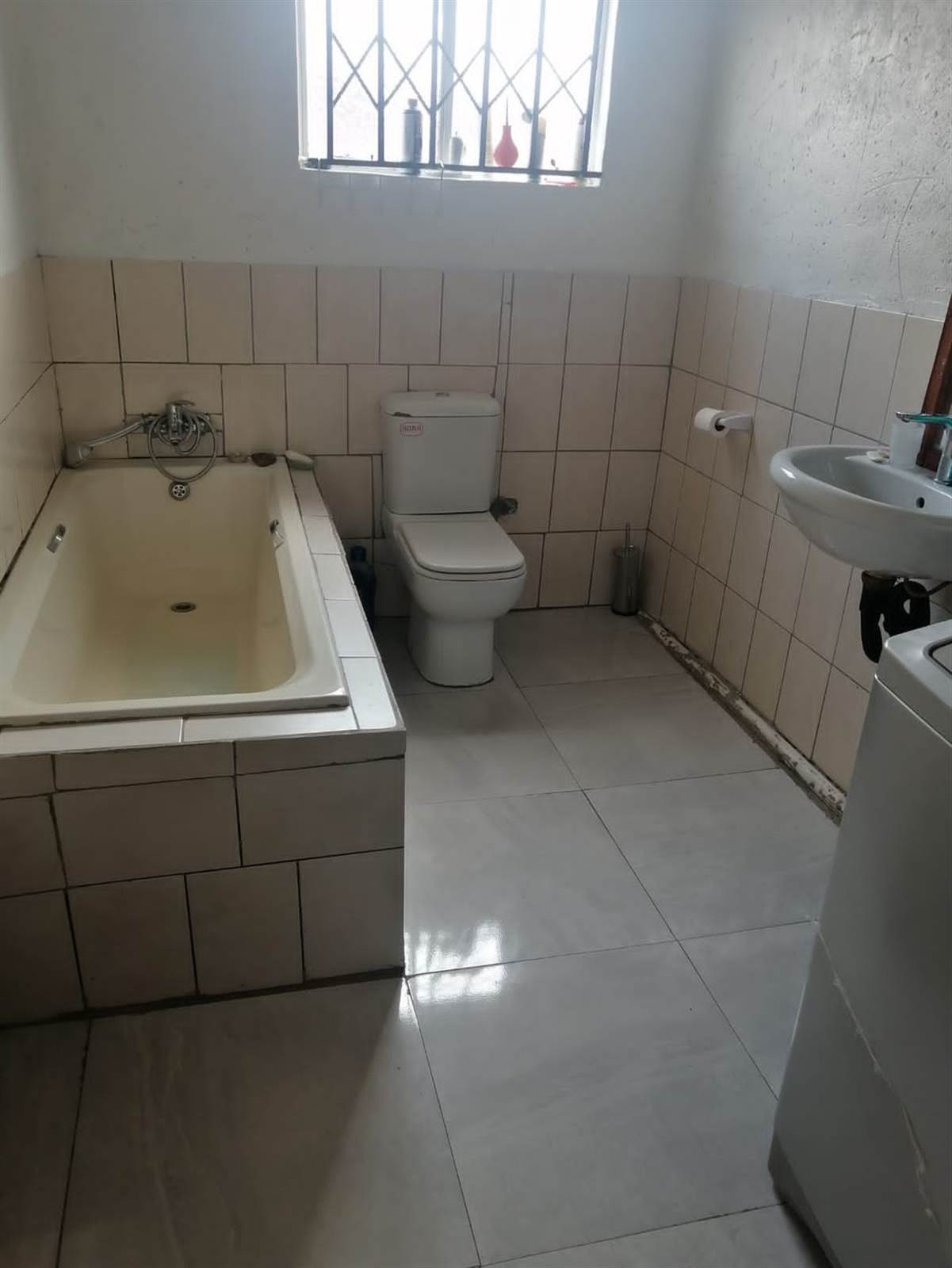3 Bed House in Lebohang photo number 4