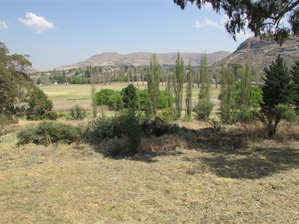 700 m² Land