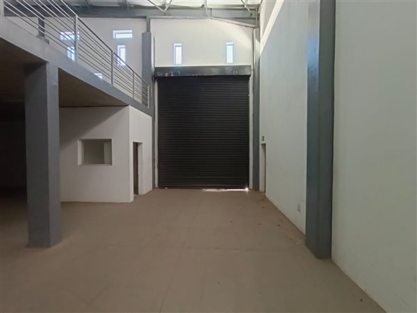 1 000  m² Industrial space