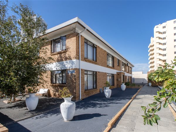 3 Bed Apartment in Strand North