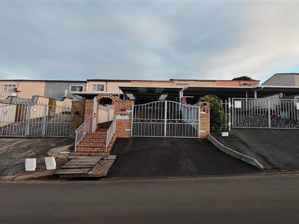 3 Bedroom Townhouse 3 Bedroom Townhouse