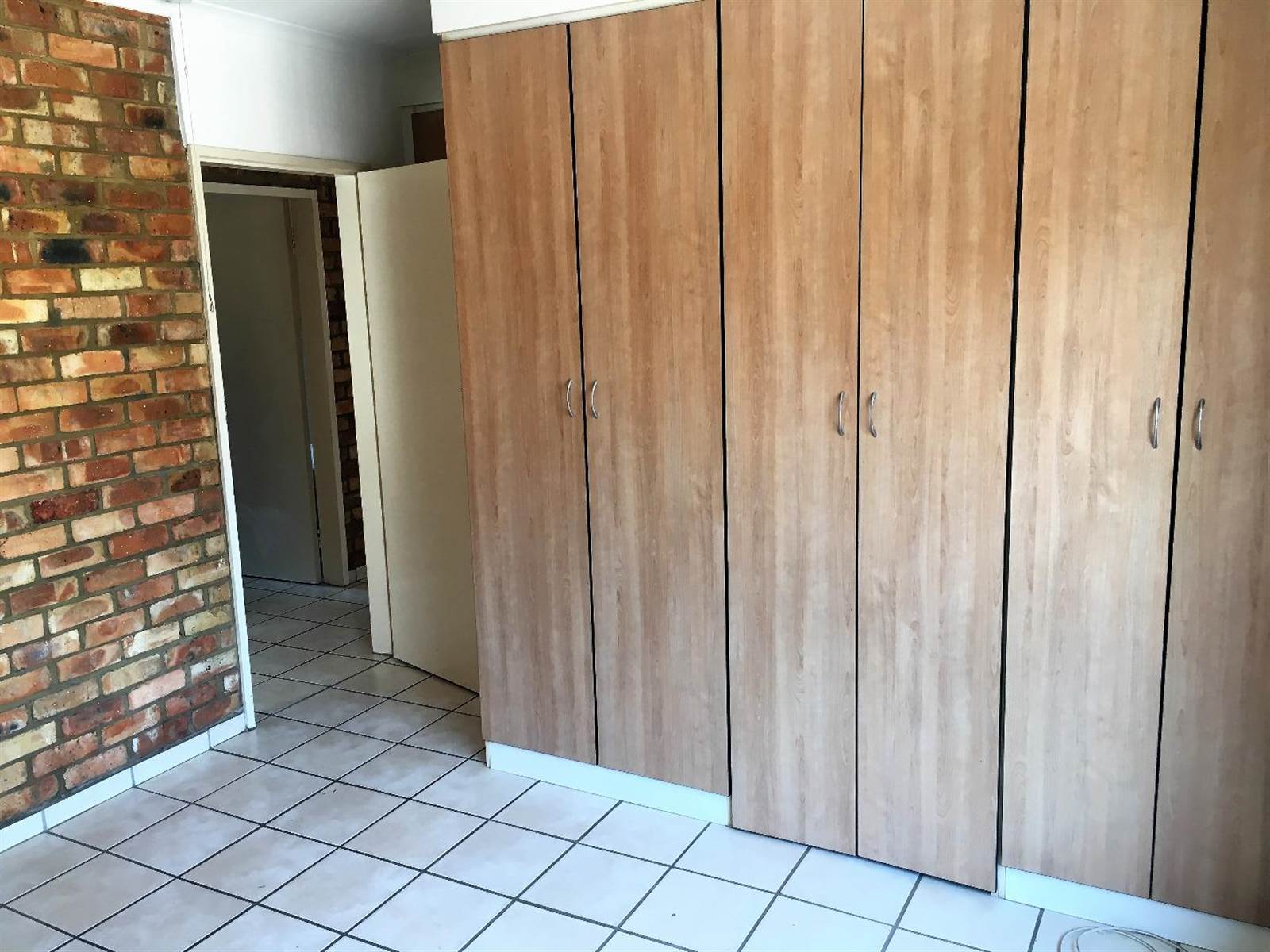 3 Bed Townhouse in Rietfontein photo number 6