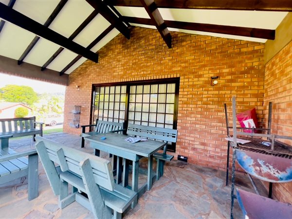 3 Bed Apartment in Town Bush Valley