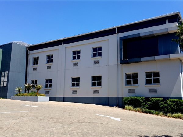 275  m² Commercial space