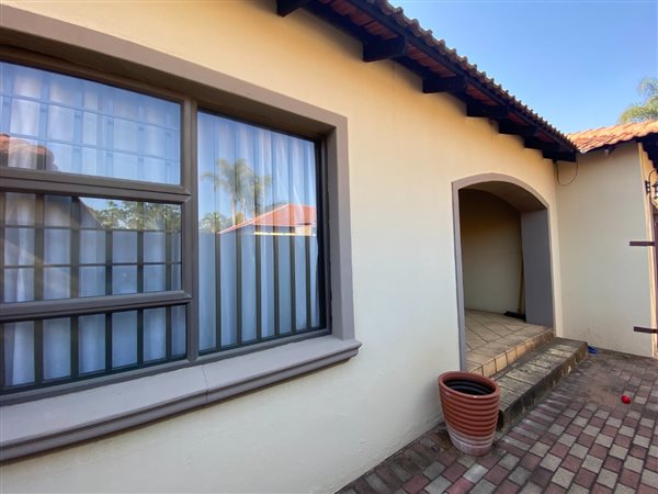 2 Bedroom Townhouse 2 Bedroom Townhouse