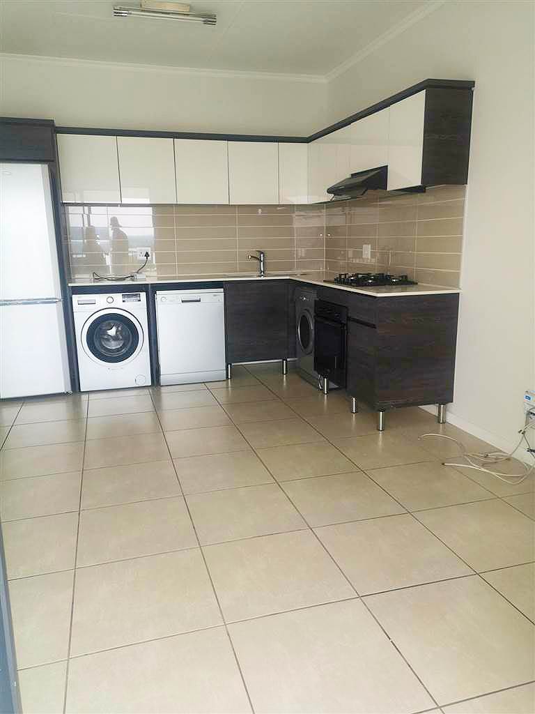 1 Bed Apartment in Greenstone Hill photo number 13
