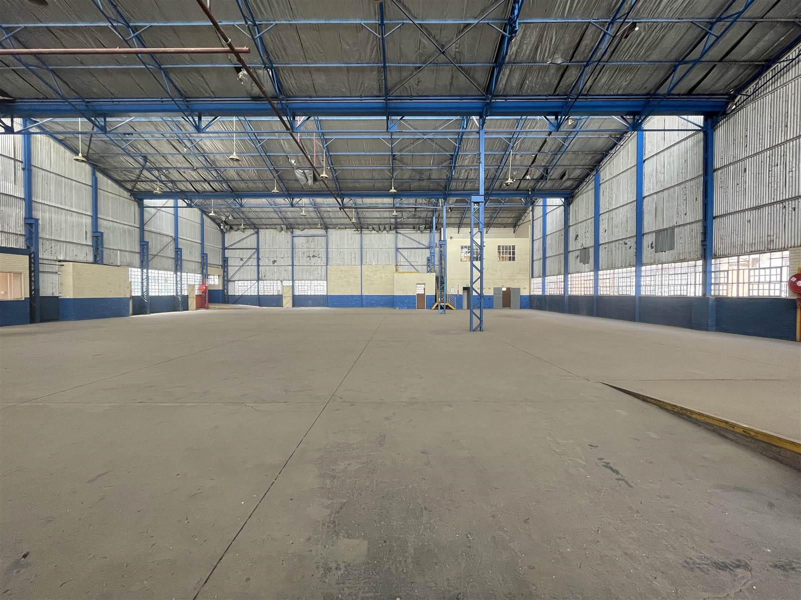 4765  m² Industrial space in Benrose photo number 1