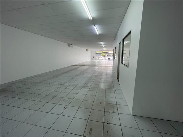 243  m² Commercial space