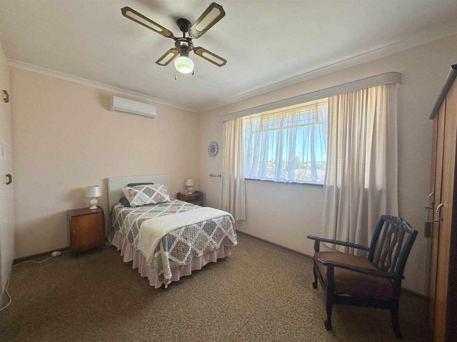 3 Bed House in Port Elizabeth Central photo number 11