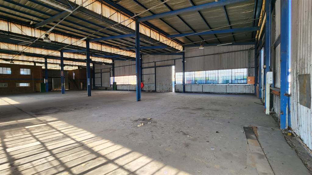 1200  m² Industrial space in Rosslyn photo number 3