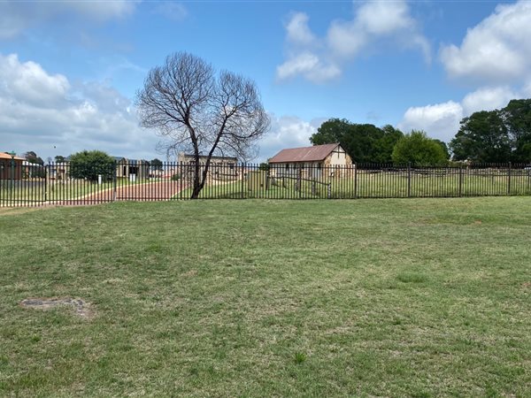 908 m² Land available in Kungwini Country Estate