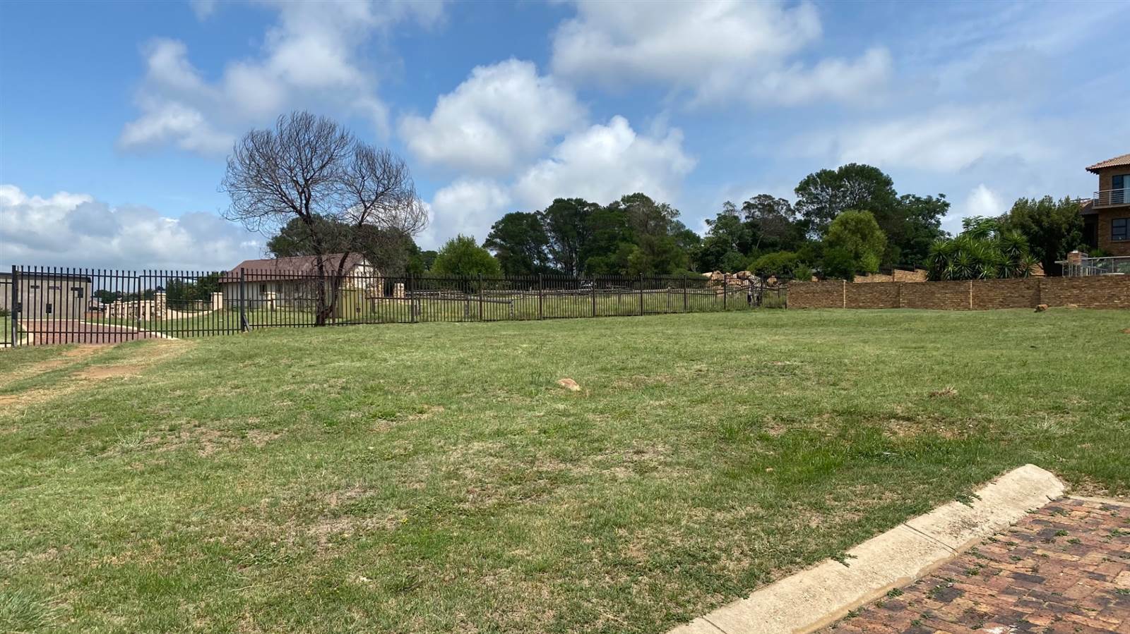 908 m² Land available in Kungwini Country Estate photo number 3