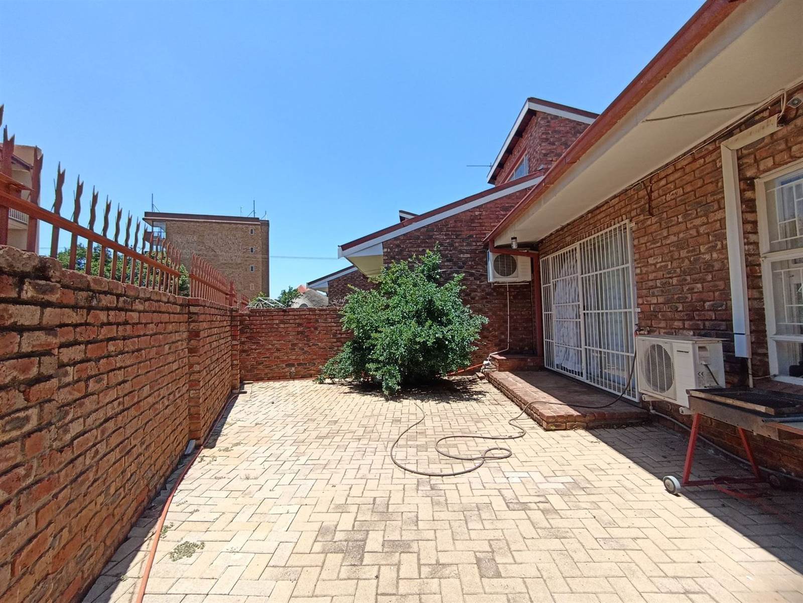 3 Bed Simplex in Potchefstroom Central photo number 14