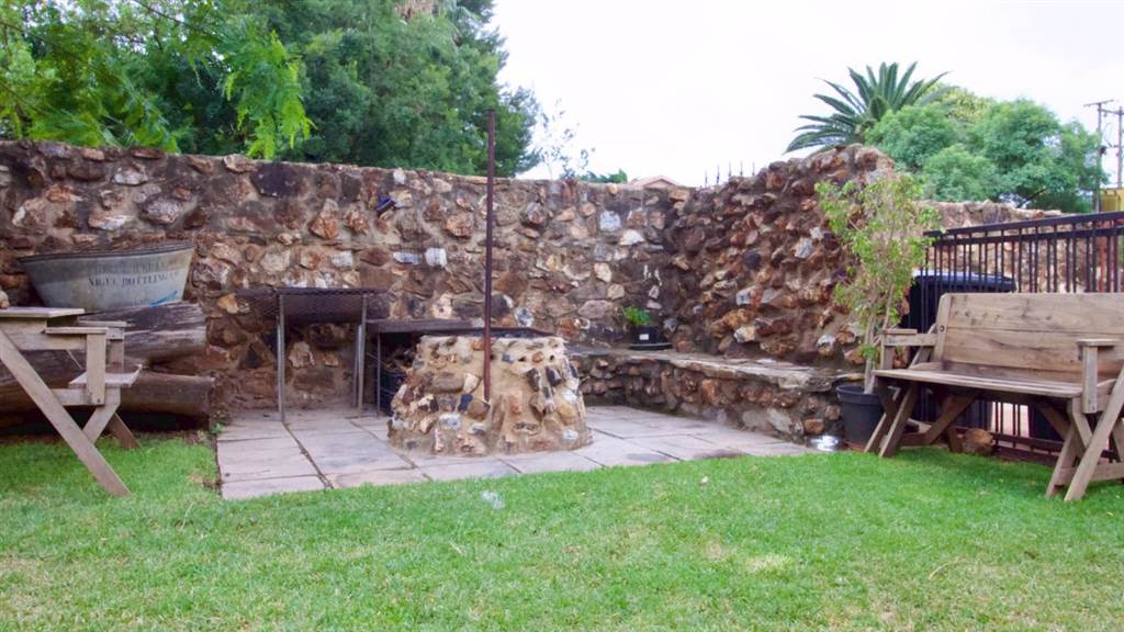 7 Bed House in Doringkloof photo number 16