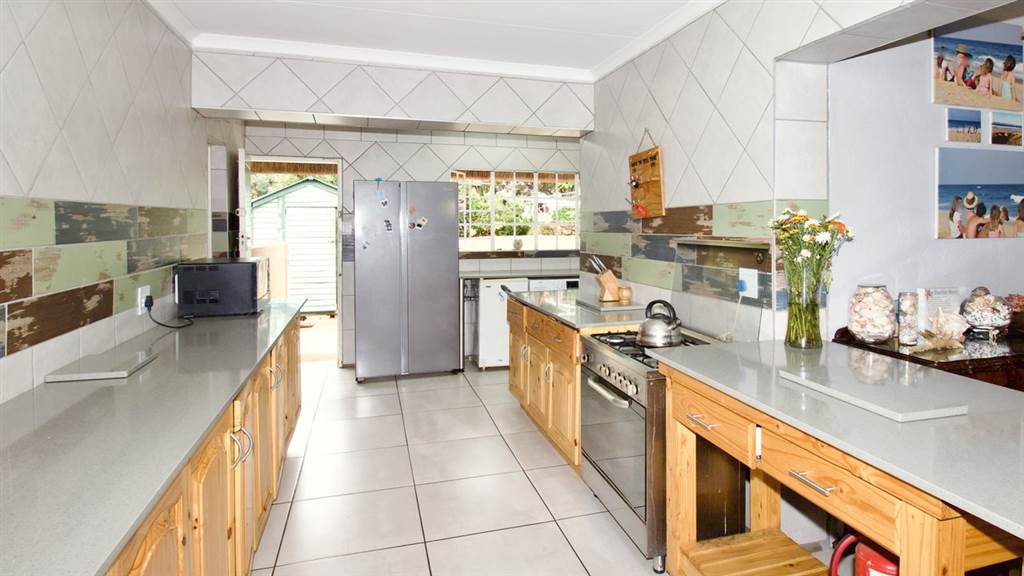 7 Bed House in Doringkloof photo number 3
