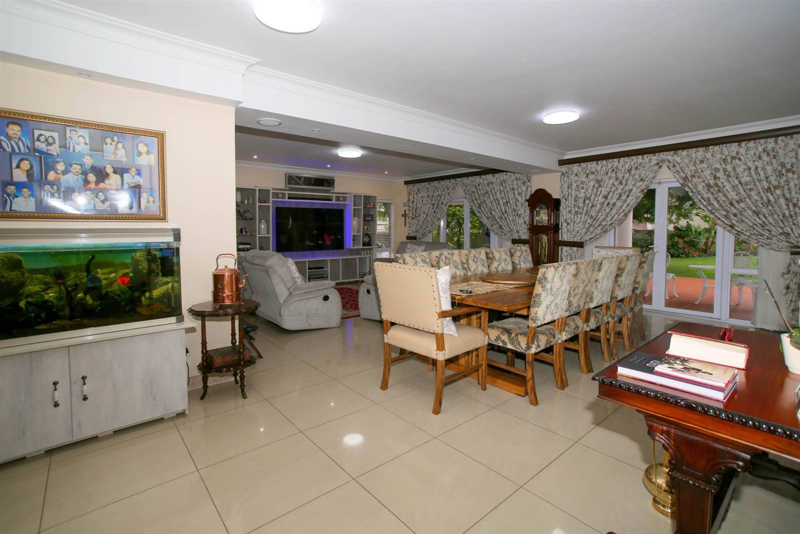 5 Bed House in Mt Edgecombe photo number 12