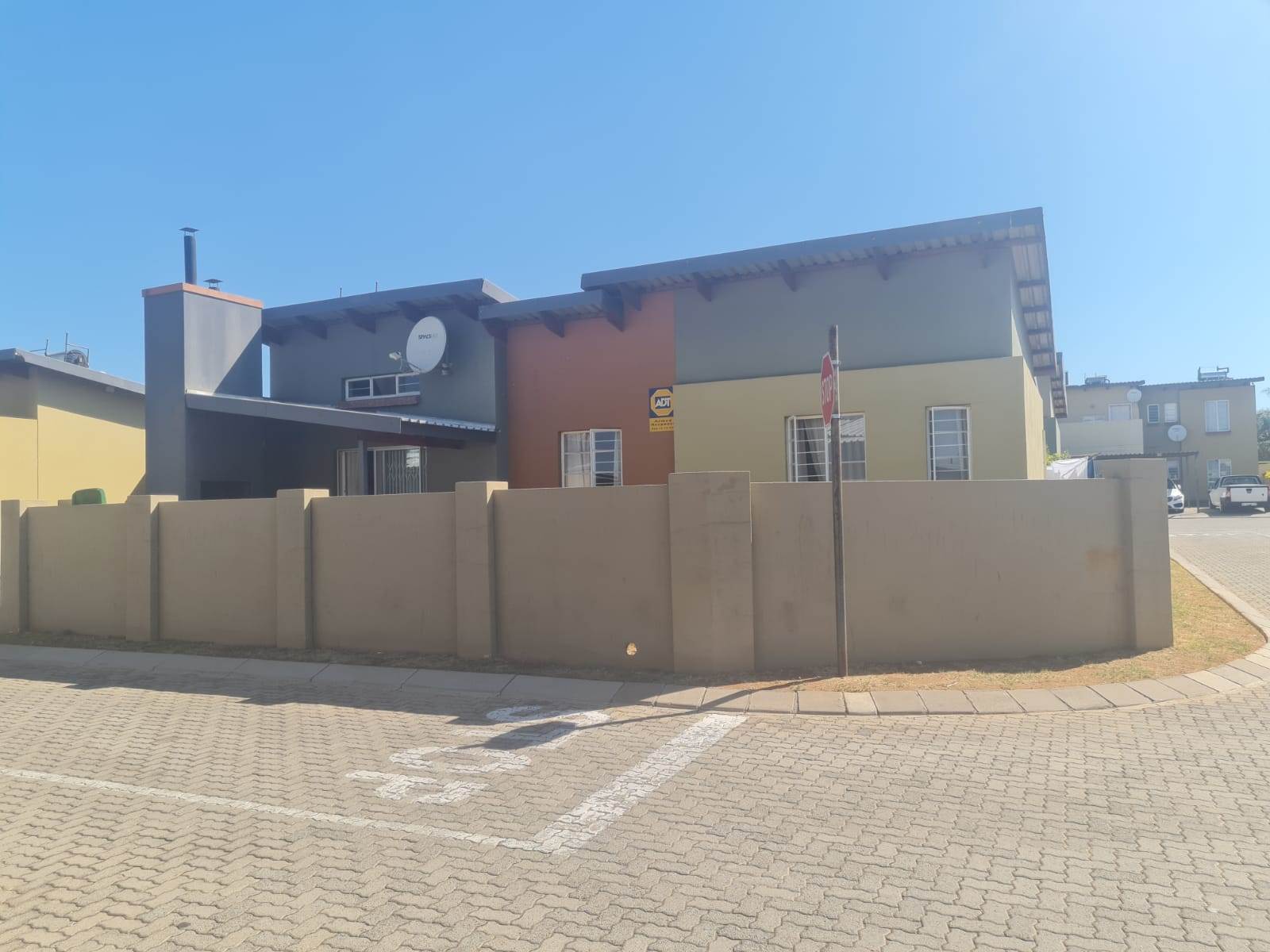 3 Bed Cluster in Waterval East photo number 3