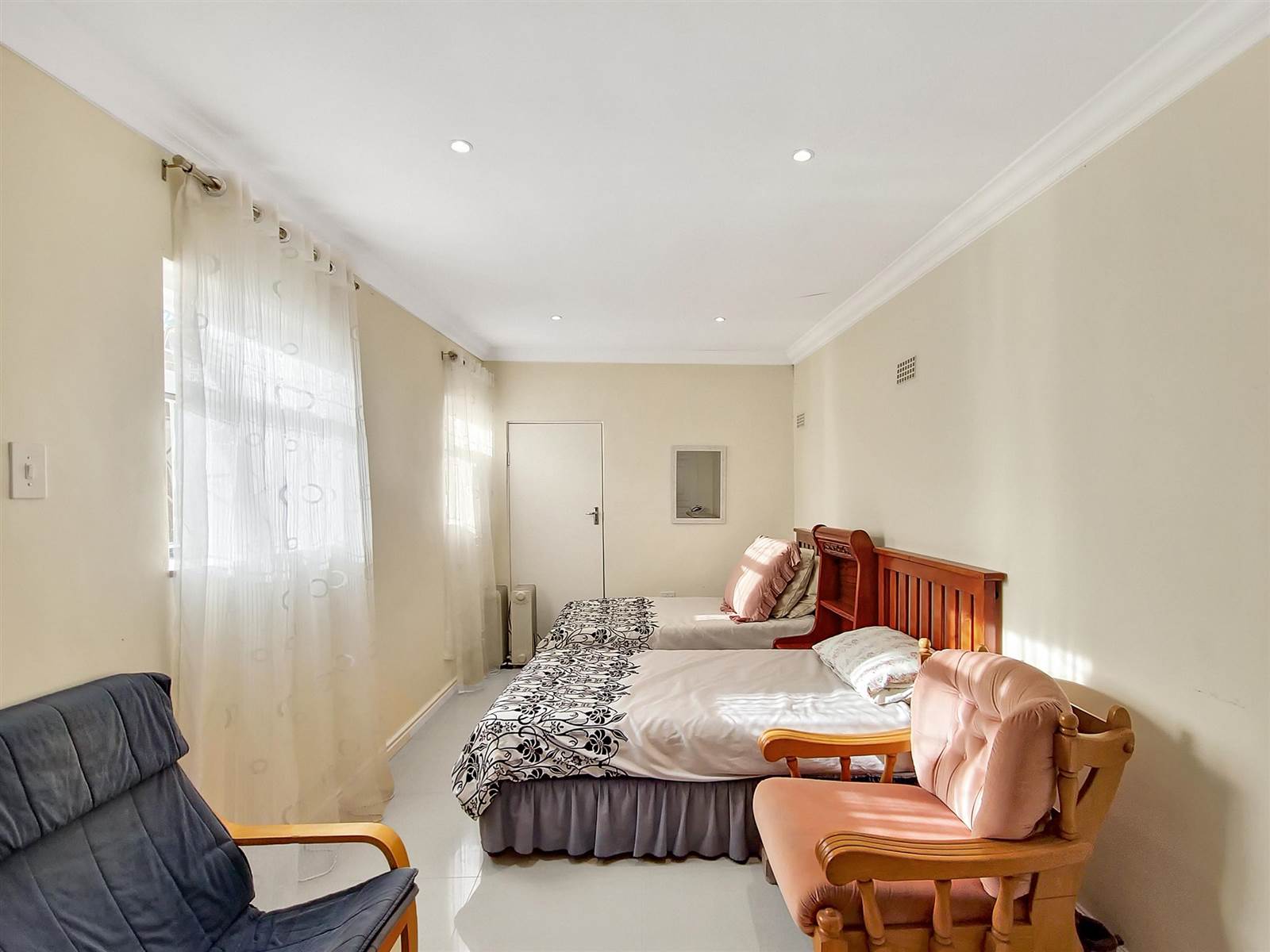 6 Bed House in Wynberg Upper photo number 21