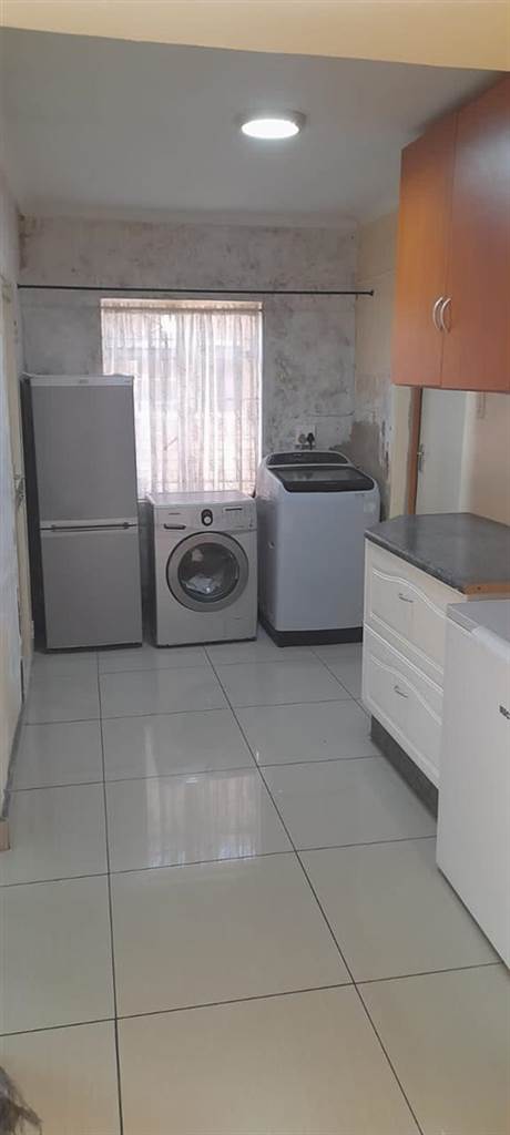 2 Bed Townhouse in Parys photo number 25