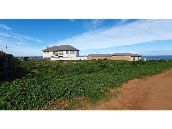 821 m² Land available in Cape St Francis