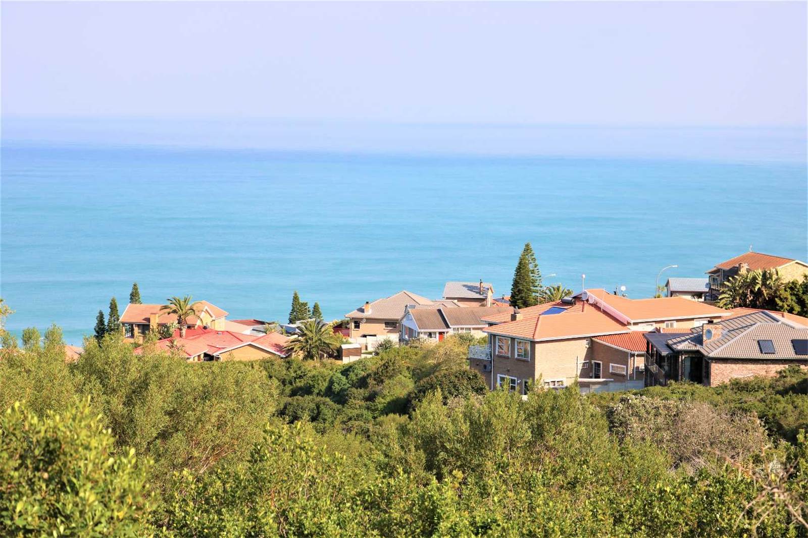 898 m² Land available in Dana Bay photo number 1