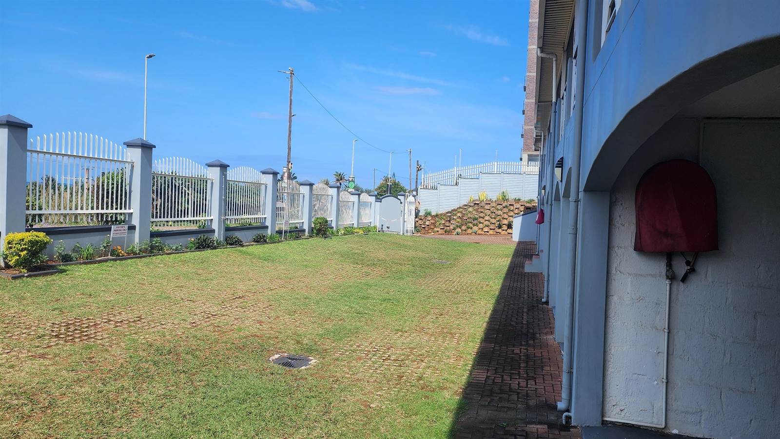 3 Bed Apartment in Scottburgh Central photo number 20