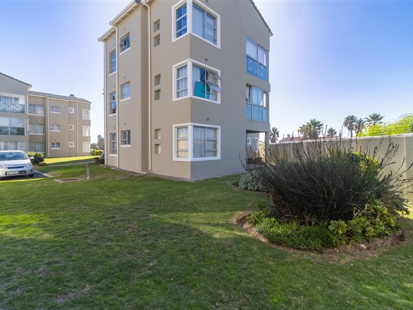 Flats to rent deals in strand helderberg