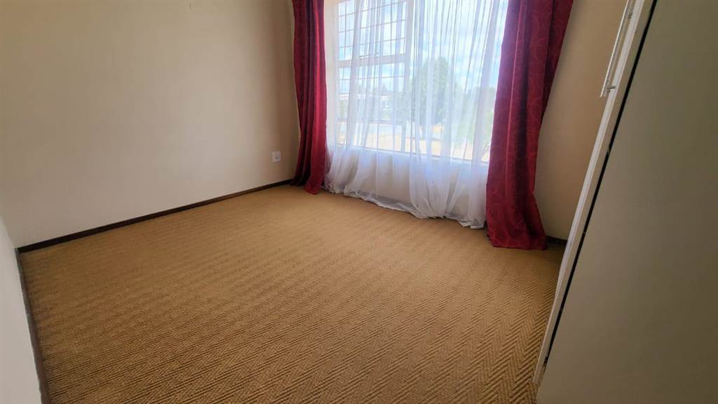 2 Bed Apartment in Horison photo number 9