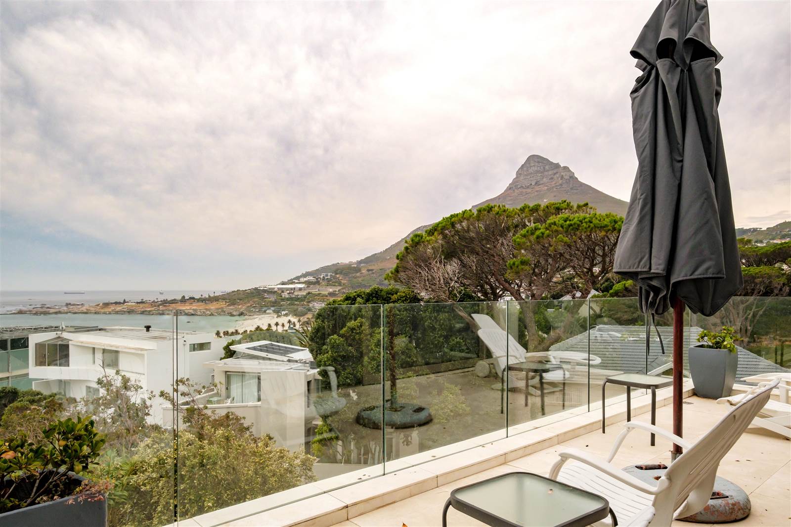 6 Bed House in Camps Bay photo number 14