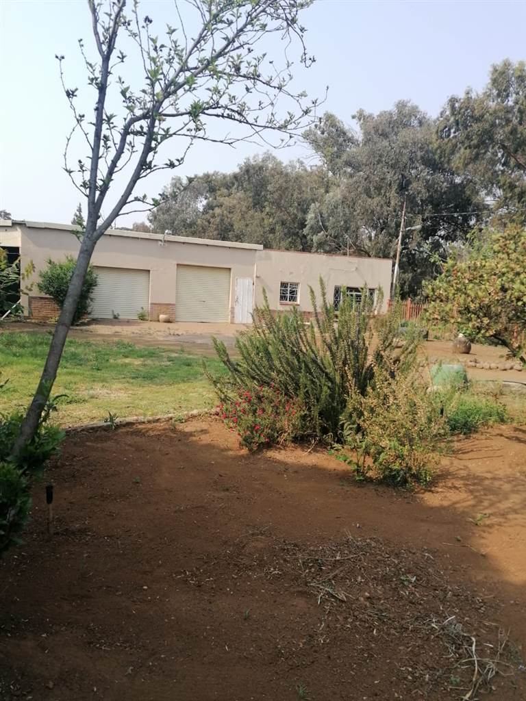 2 Bed House in Dewetsdorp photo number 1