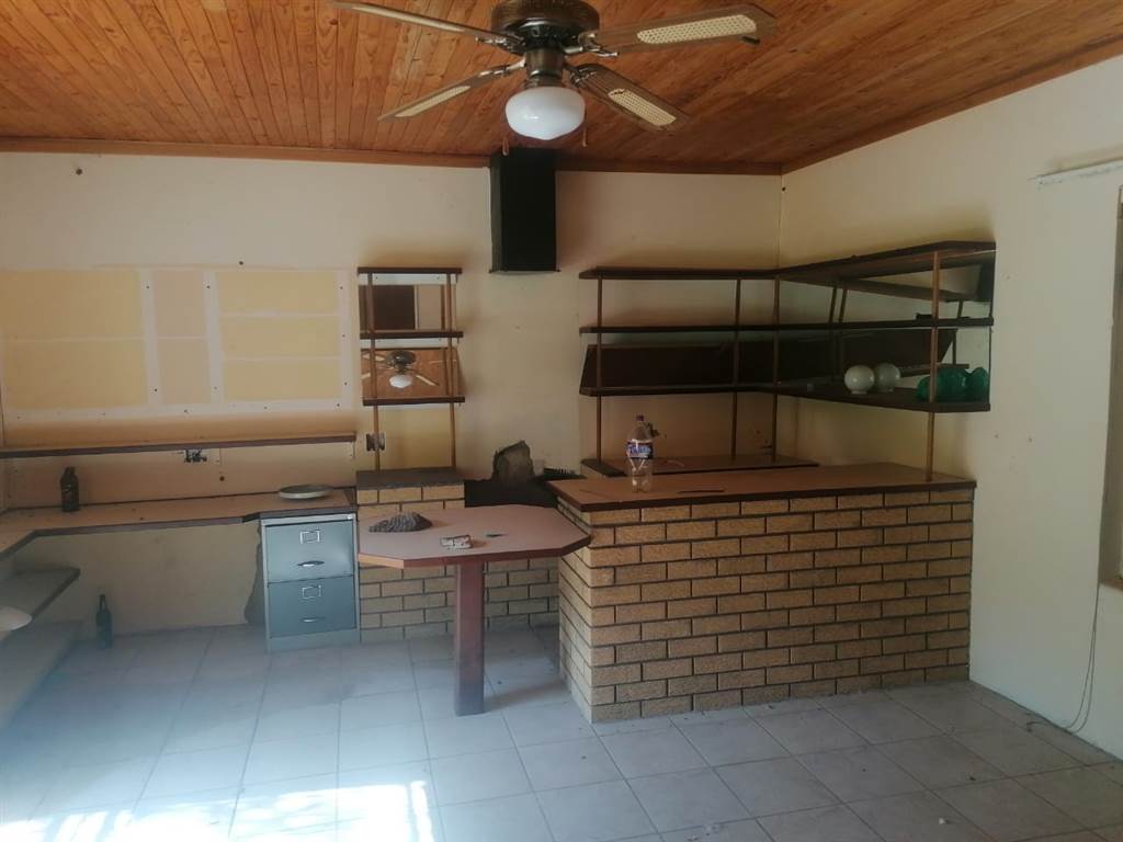 2 Bed House in Dewetsdorp photo number 2