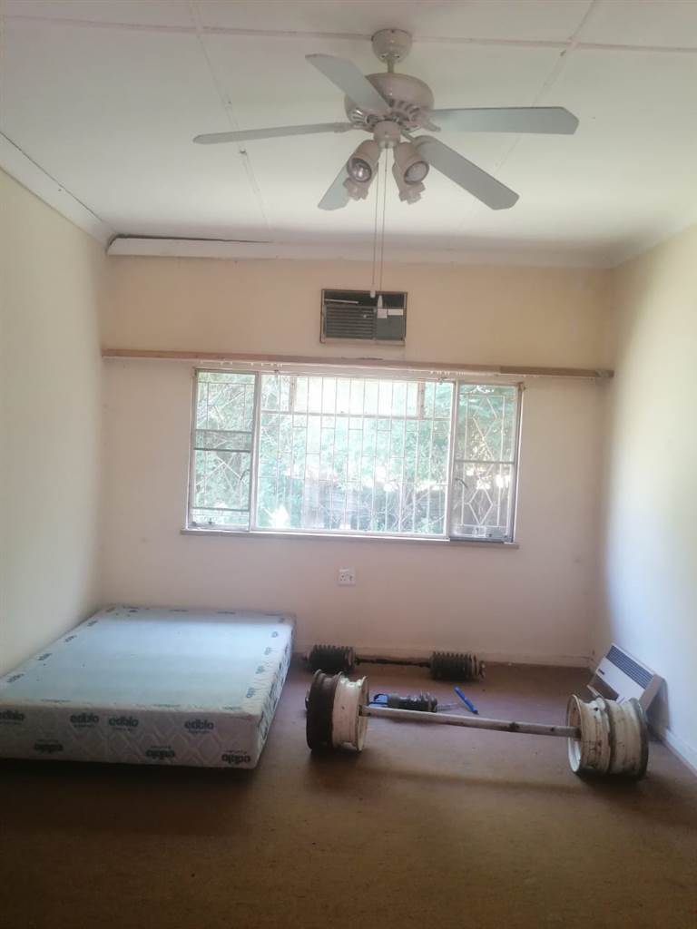 2 Bed House in Dewetsdorp photo number 8