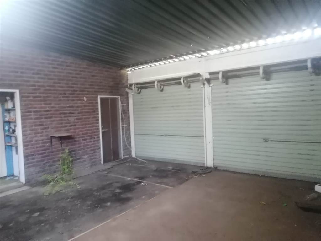 2 Bed House in Dewetsdorp photo number 13
