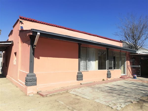 17 Bedroom House
