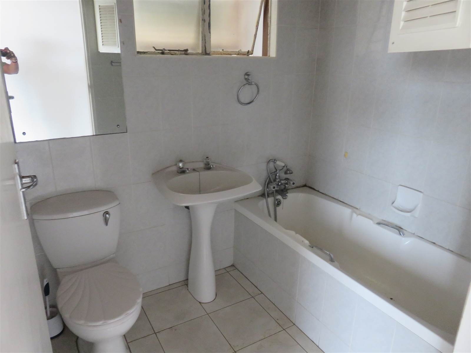 3 Bed Flat in Musgrave photo number 18