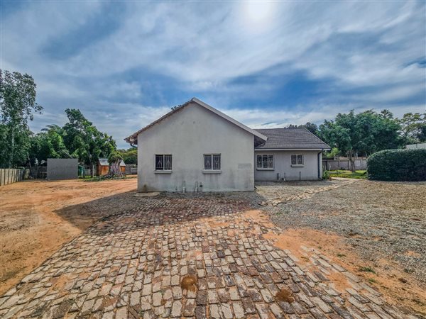 6 Bedroom House 6 Bedroom House