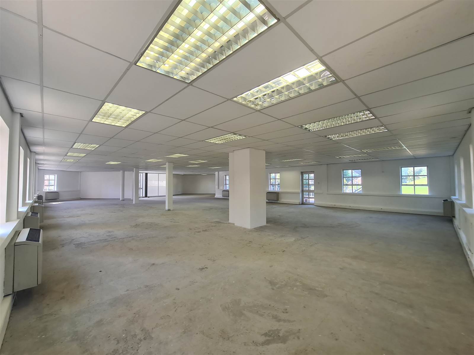 690  m² Commercial space in Fourways photo number 3