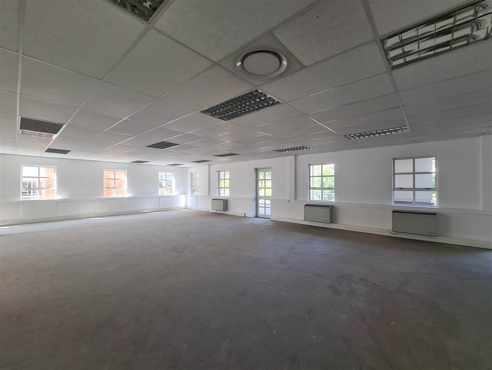 690  m² Commercial space in Fourways photo number 10