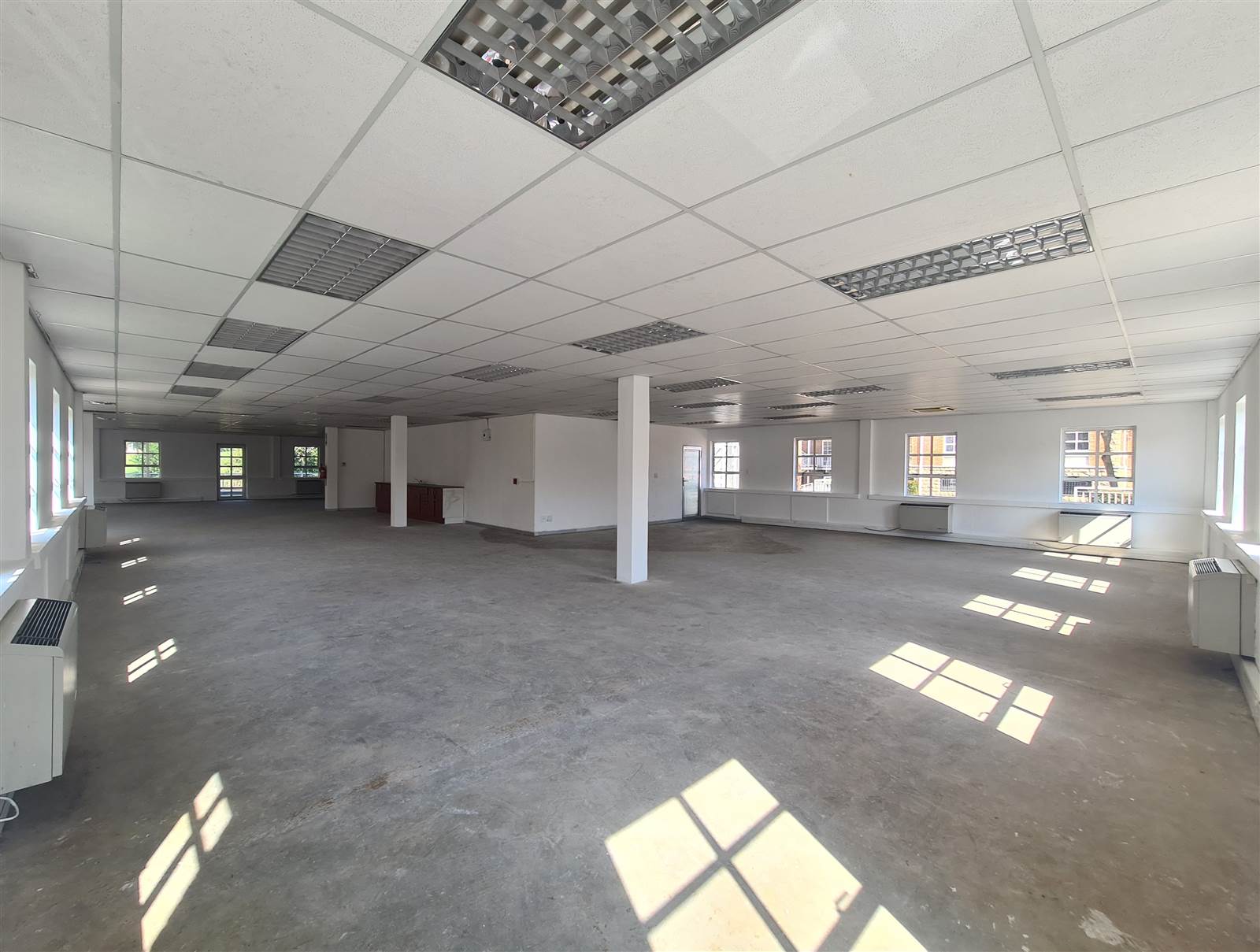 690  m² Commercial space in Fourways photo number 2