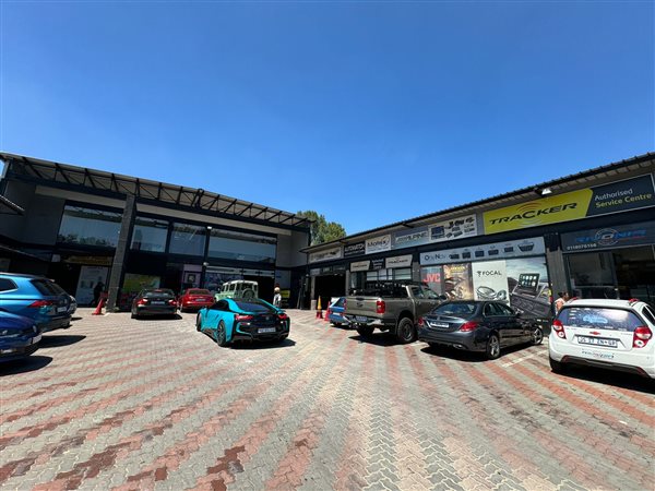 164  m² Commercial space in Rivonia