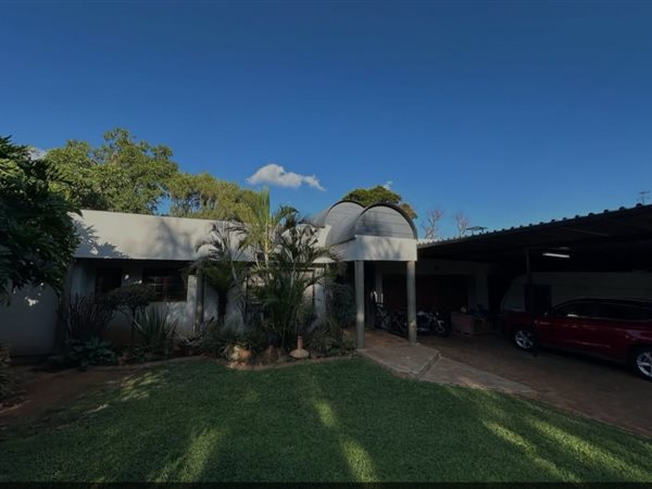 4 Bedroom House 4 Bedroom House