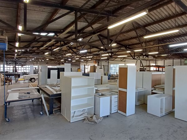 3 000 m² Industrial space 3 000 m² Industrial space