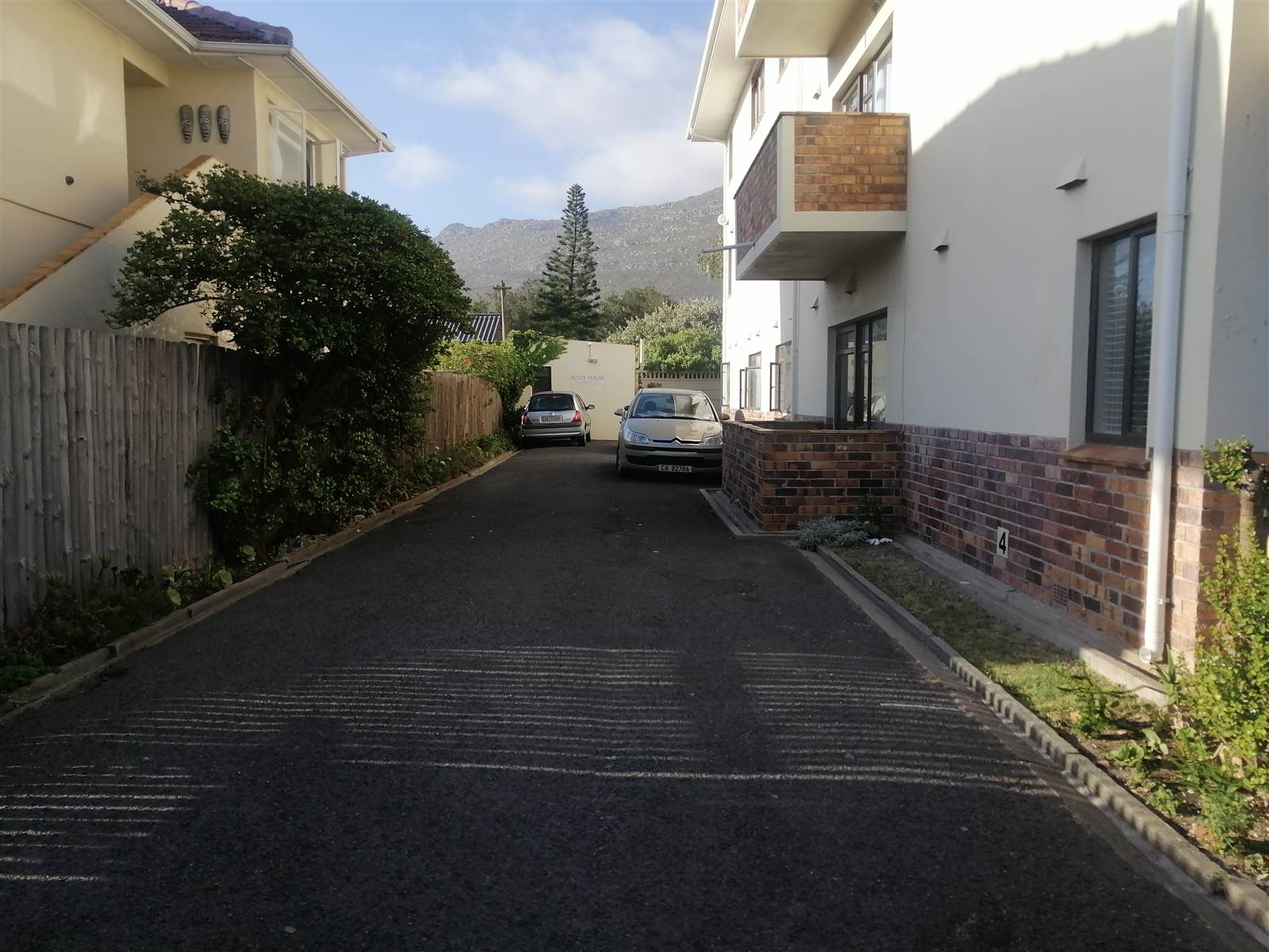 1 Bed Apartment in Fish Hoek photo number 3