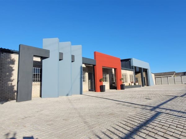 983  m² Industrial space