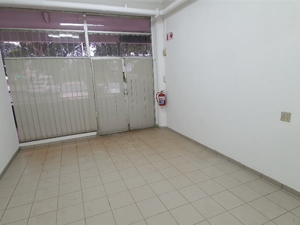 61  m² Commercial space in Umbilo