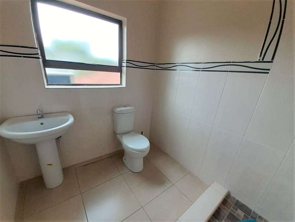 9 Bed House in Louis Trichardt photo number 12