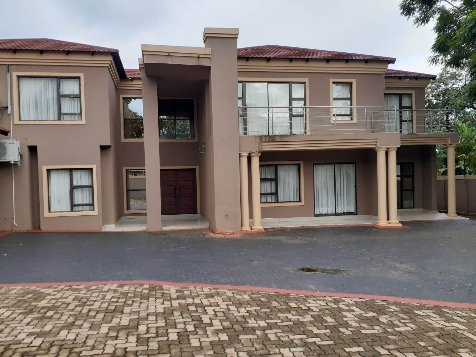 9 Bed House in Louis Trichardt photo number 6